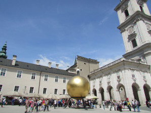 Domplatz in Salzburg